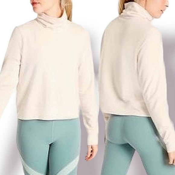 Athleta Cropped Funnel Neck Turtleneck Top in Nirvana SP-2019 - Picture 2 of 7